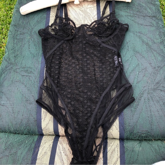 Naked Wardrobe Black Lace Bodysuit S - Picture 10 of 10